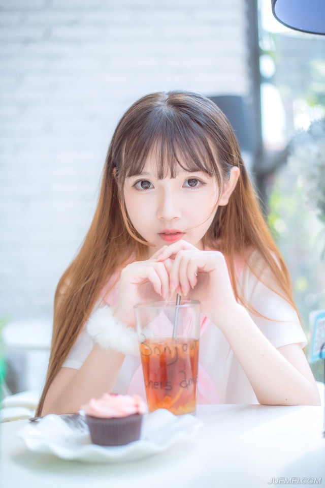 今生有情，情在细微的关爱里，情在天涯的遥寄里，情在茫茫的雪夜里。雪落下无声，而情却掷地有声，声在那里，声在我的会意里，声在你的共鸣里，凝聚成一世的情缘，一世的爱[lizhigushicom]。